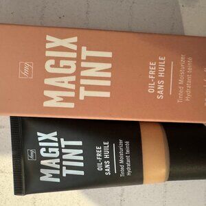Avon Magix Tint Moisturizer Oil -Free - LIGHT